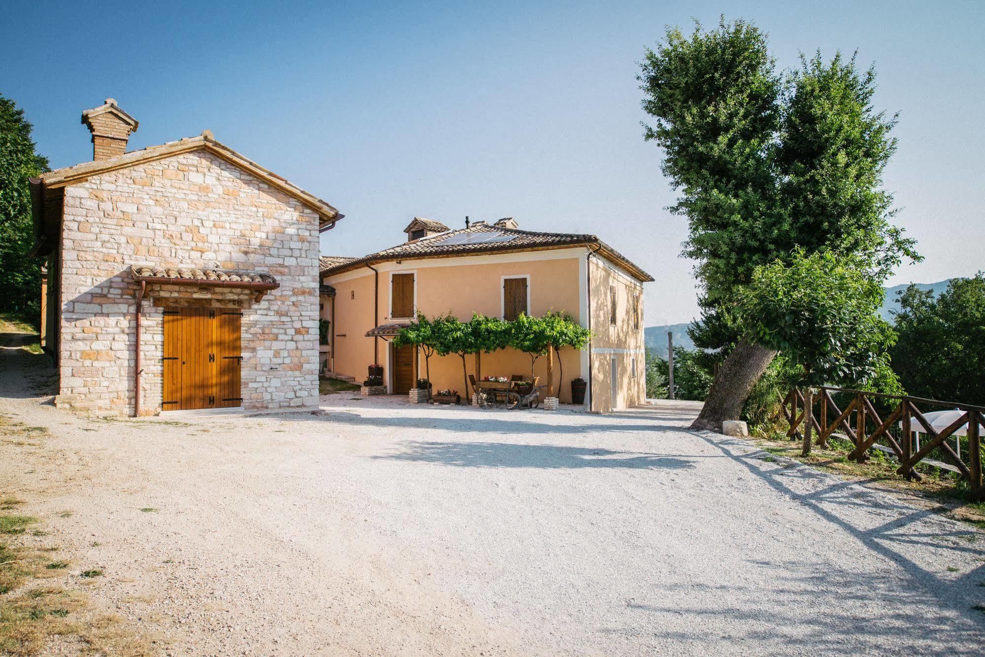 Villa Degli Orti Acqualagna Buitenkant foto